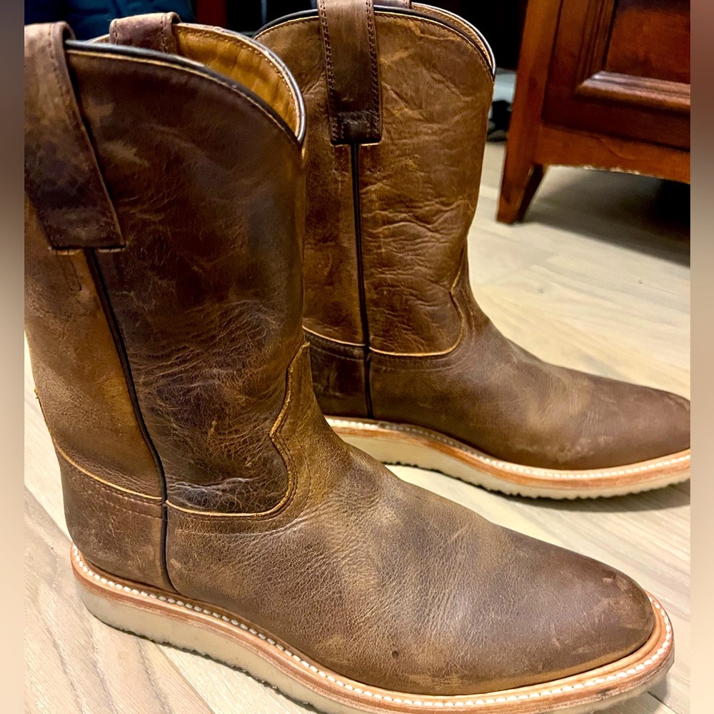 Huckberry Rhodes Roper Boot Caliber. Size 10, fits a size 9.